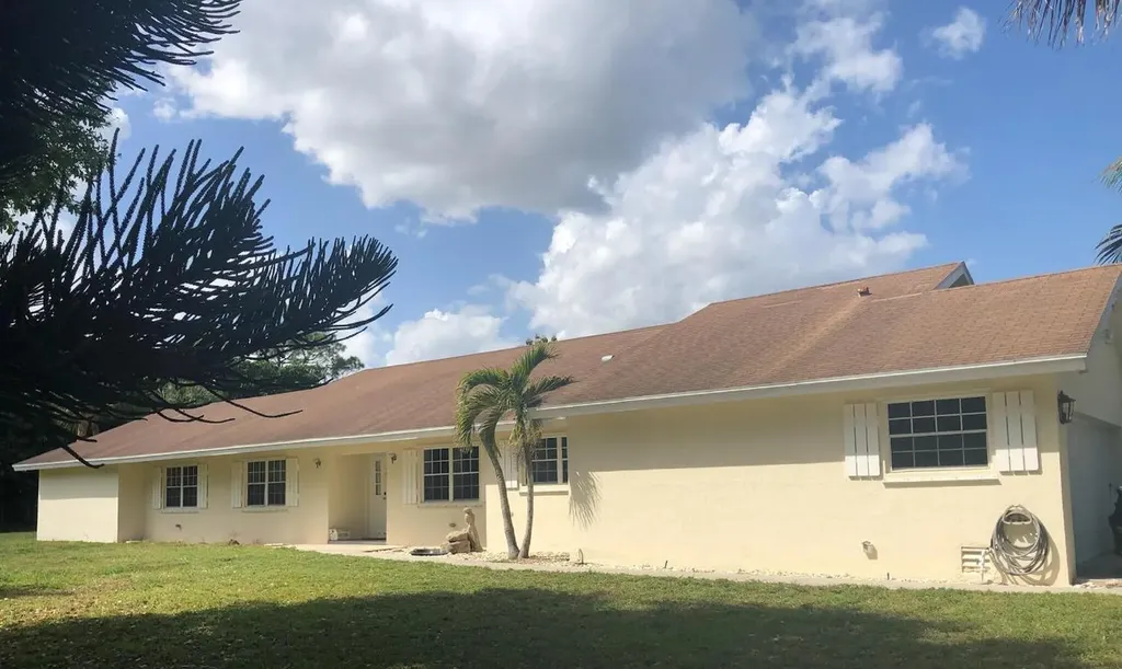 9069 El Paso Drive Lake Worth FL 33467