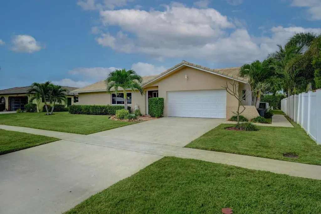 22137 Serenata Circle E Boca Raton FL 33433
