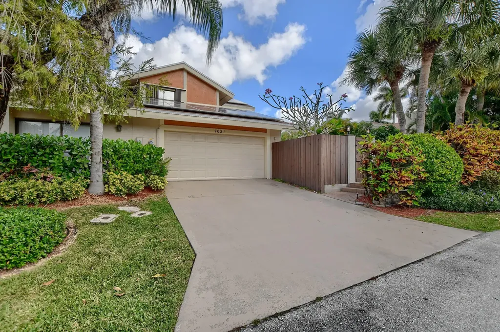 7621 Sierra Terrace W Boca Raton FL 33433