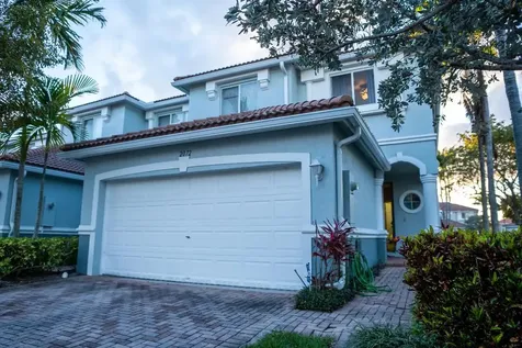 2072 Oakhurst Way Riviera Beach FL 33404