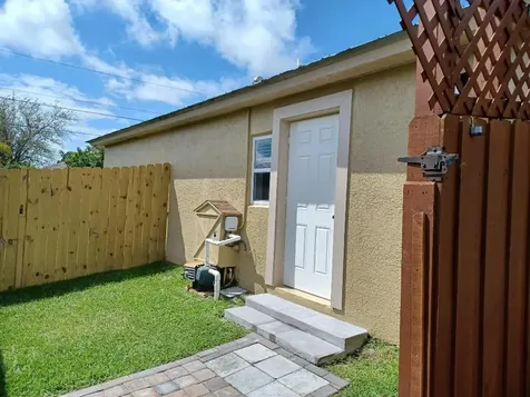 1622 SW Crawford Avenue Port St Lucie FL 34953