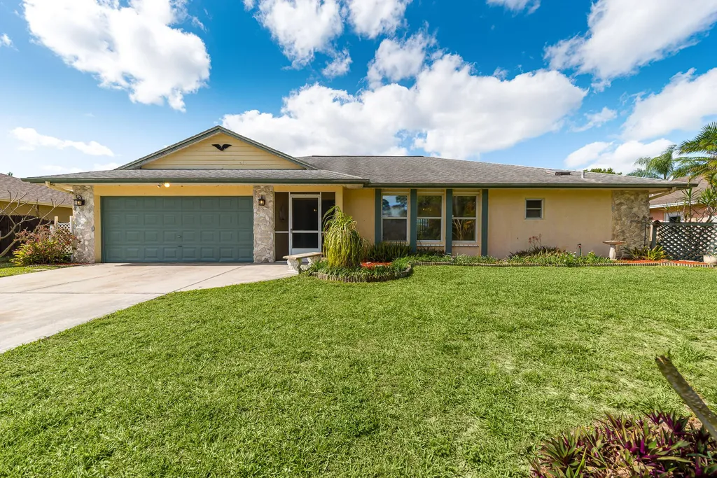 279 SW Holden Terrace Port St Lucie FL 34984