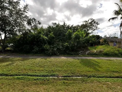 682 NW Floresta Drive Port St Lucie FL 34983