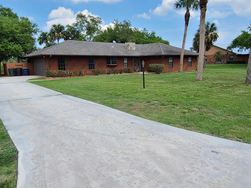 802 French Creek Lane Fort Pierce FL 34982