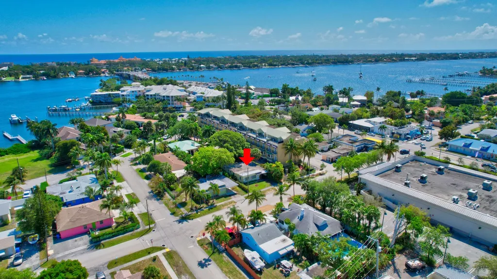120 N Oak Street Lantana FL 33462