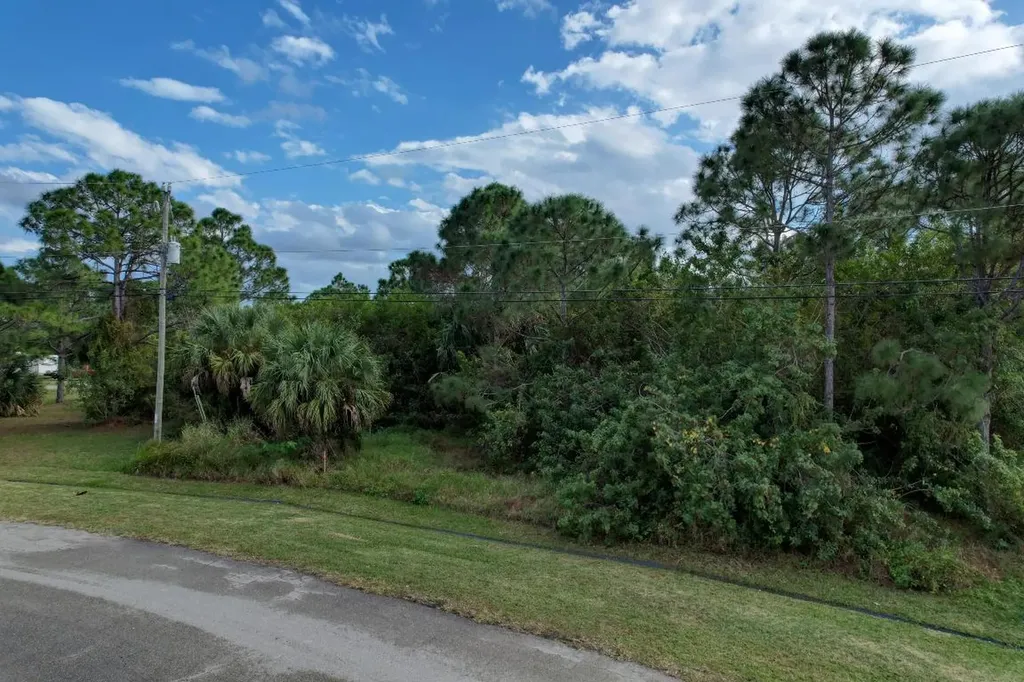 5640 NW Croton Avenue Port St Lucie FL 34986