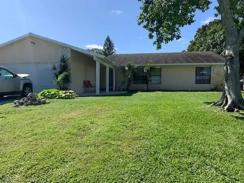 352 SW Lakehurst Drive Port St Lucie FL 34983