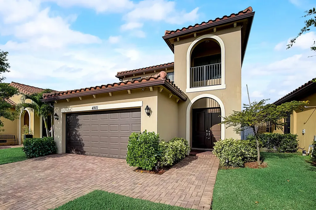 4901 NW 51st Terrace Tamarac FL 33319