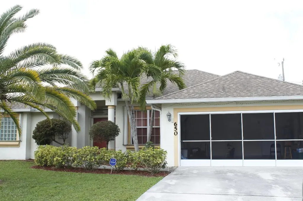 650 SE Stow Terrace Port St Lucie FL 34984