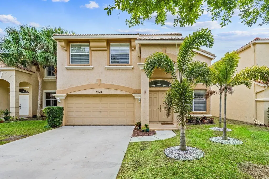 7642 Oak Grove Circle Lake Worth FL 33467