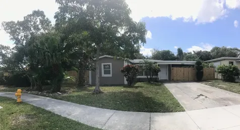 1407 18th Avenue N Lake Worth Beach FL 33460