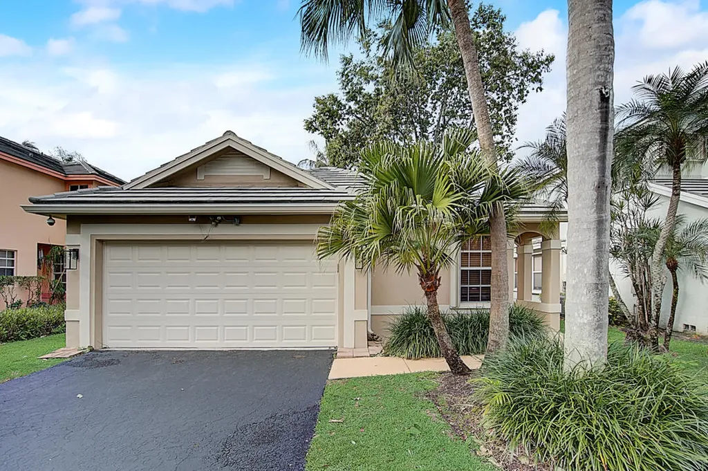 8860 Woodside Court Davie FL 33328
