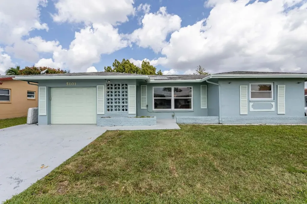 5101 NW 55th Street Tamarac FL 33319