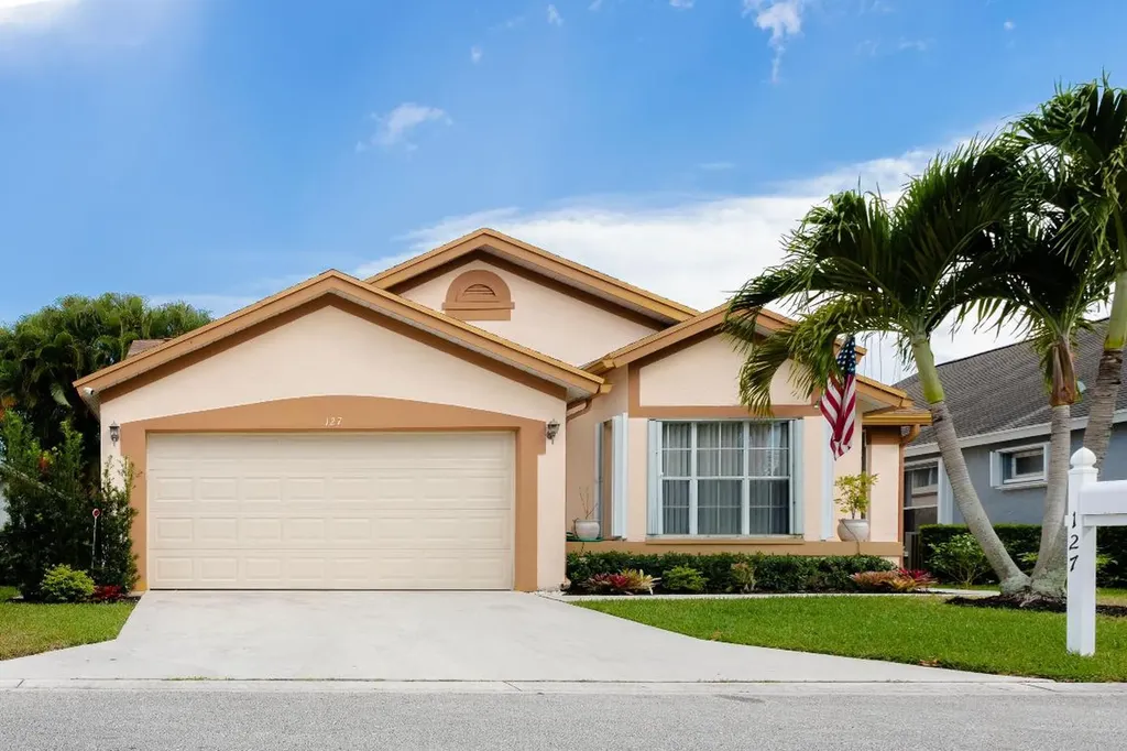 127 Hammocks Drive Greenacres FL 33413