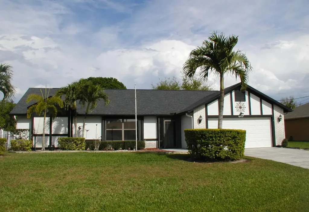 647 SE Stow Terrace Port St Lucie FL 34984