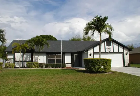 647 SE Stow Terrace Port St Lucie FL 34984