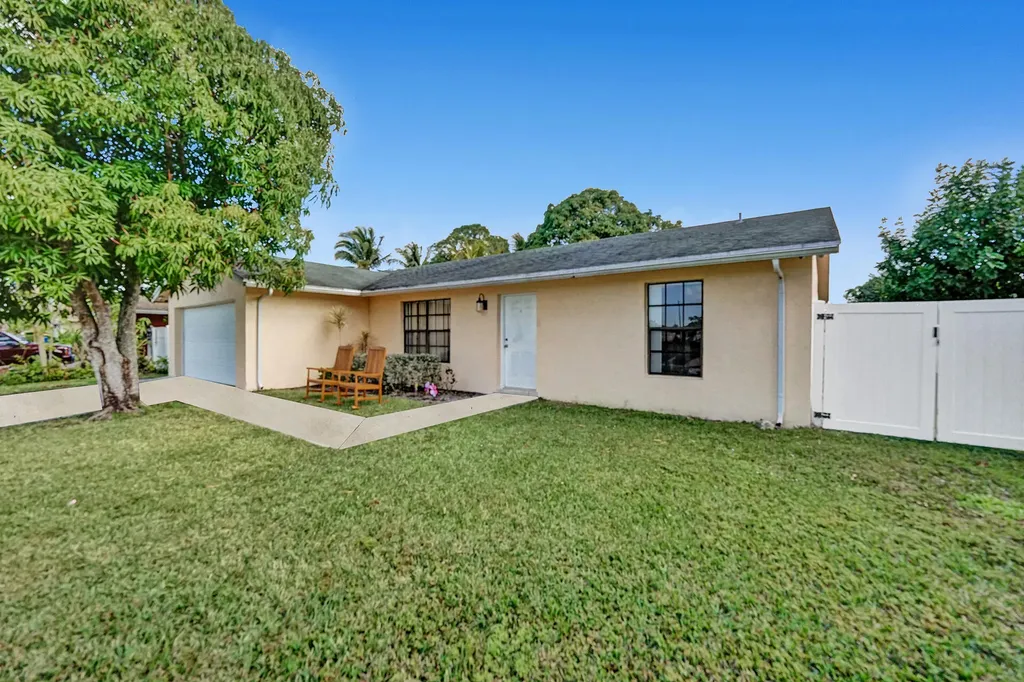 198 Cordoba Circle Royal Palm Beach FL 33411