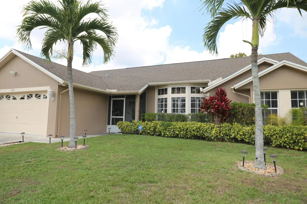 673 SE Streamlet Avenue Port St Lucie FL 34983