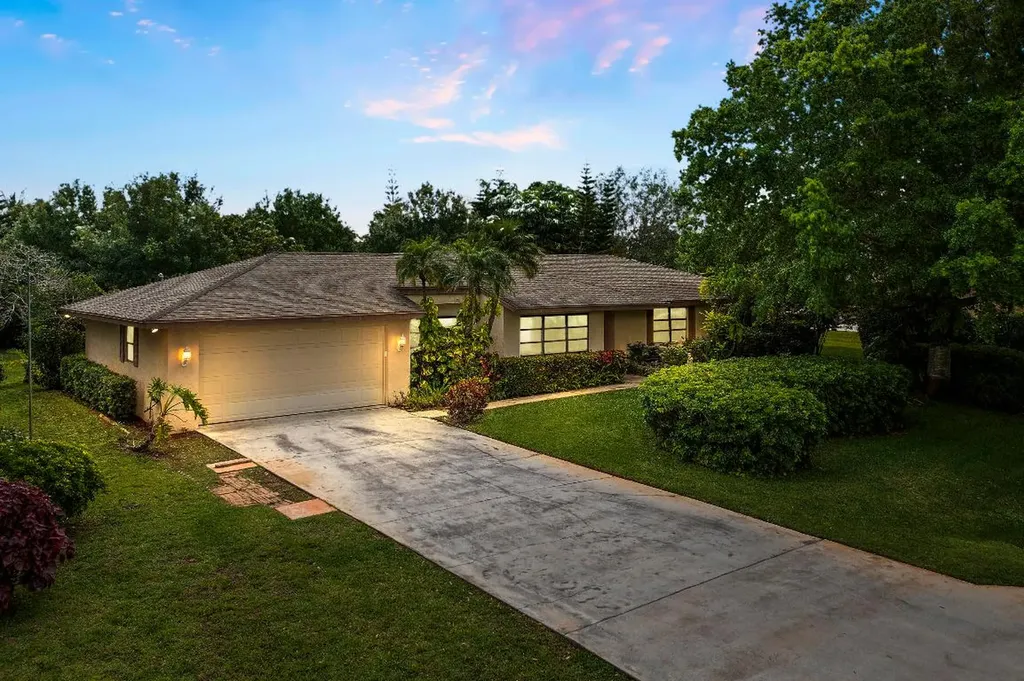 2061 SE Hanford Road Port St Lucie FL 34952