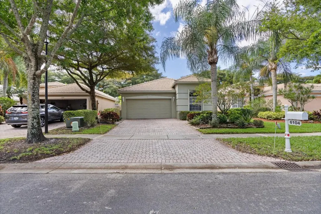 6104 Rossmoor Lakes Court Boynton Beach FL 33437