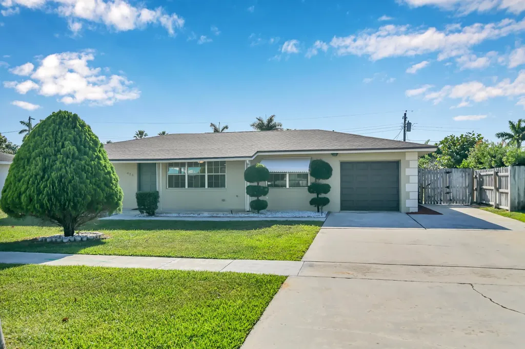 425 Davis Road Palm Springs FL 33461