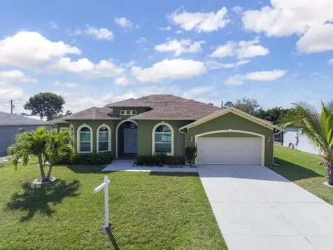 2482 SW Summit Street Port St Lucie FL 34984