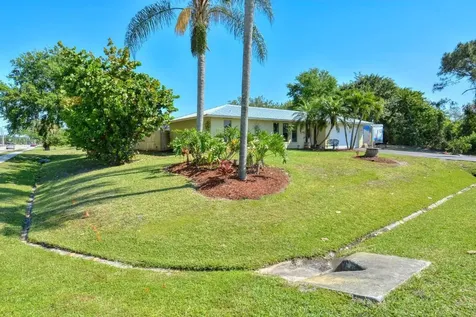 1099 SW Jacqueline Avenue Port St Lucie FL 34953