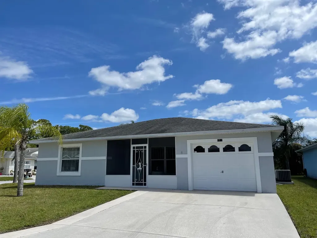 6742 Alemendra Fort Pierce FL 34951