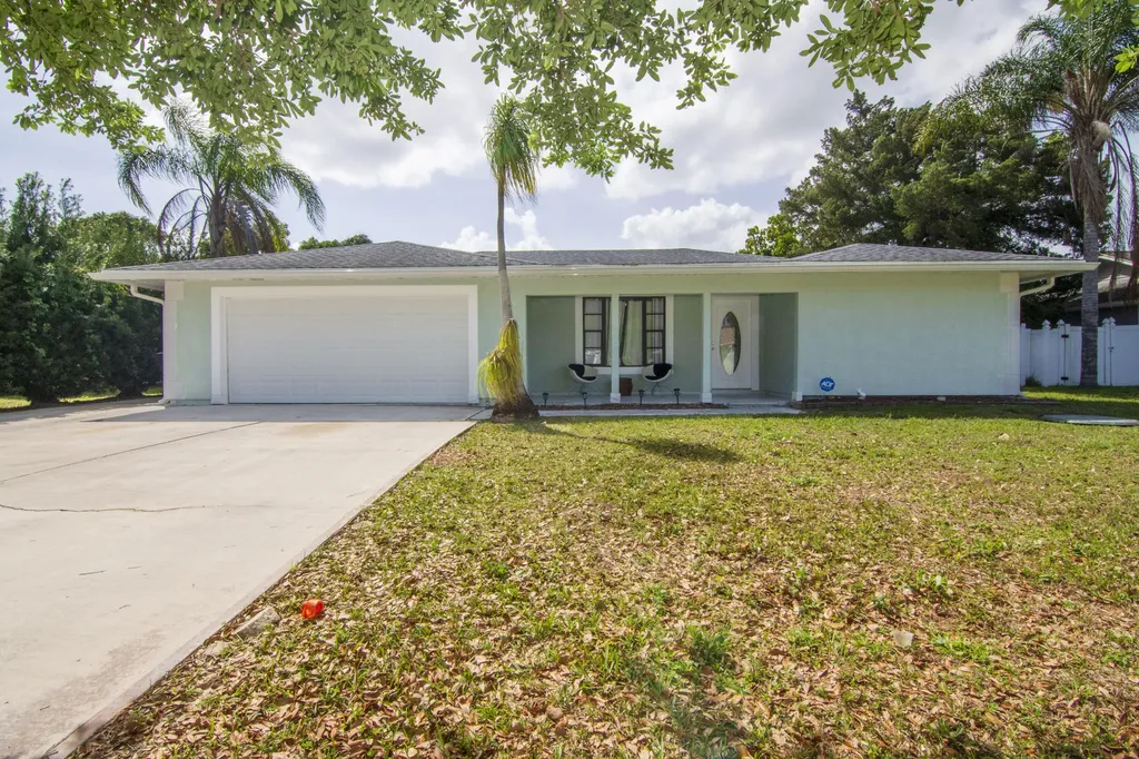 153 SE Crosspoint Drive Port St Lucie FL 34983