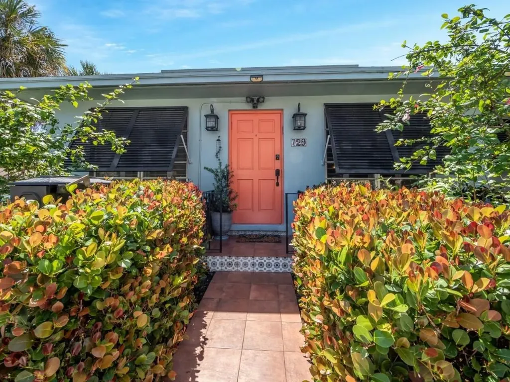 729 N Palmway Lake Worth Beach FL 33460
