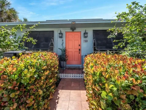 729 N Palmway Lake Worth Beach FL 33460