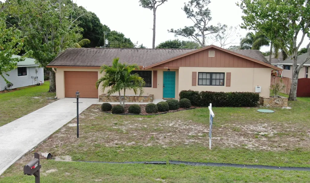 774 SE Elwood Avenue Port St Lucie FL 34983
