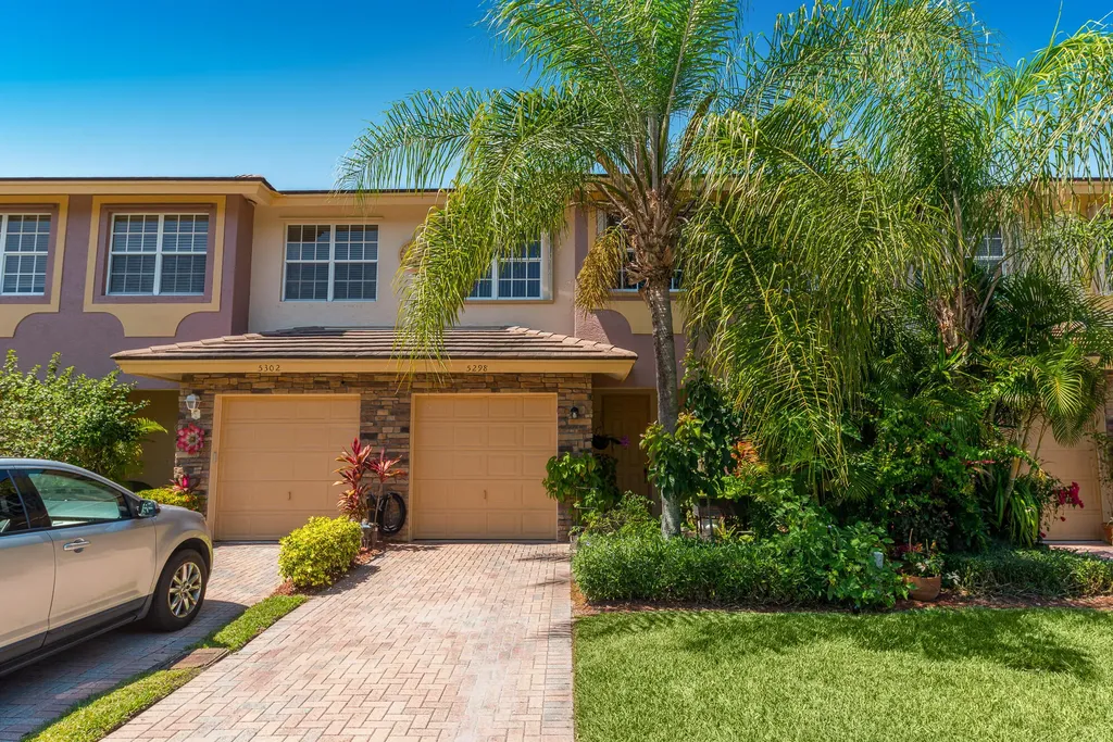 5298 SE Moseley Drive Stuart FL 34997