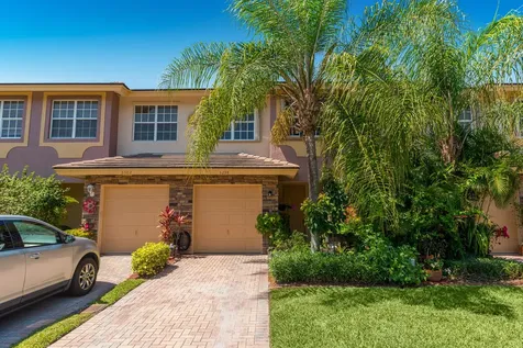 5298 SE Moseley Drive Stuart FL 34997