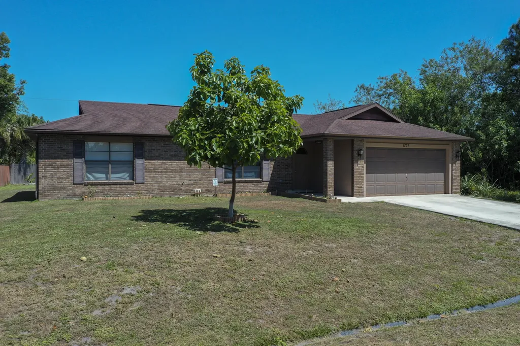 1757 SW Open View Drive Port St Lucie FL 34953