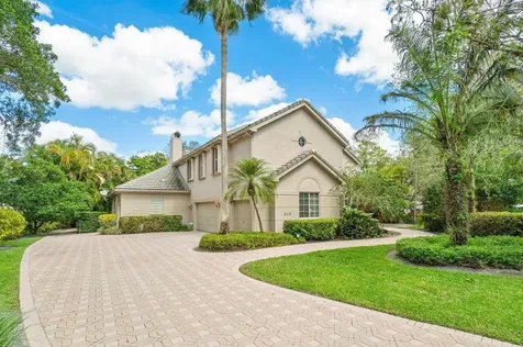 808 Forest Glen Lane Wellington FL 33414