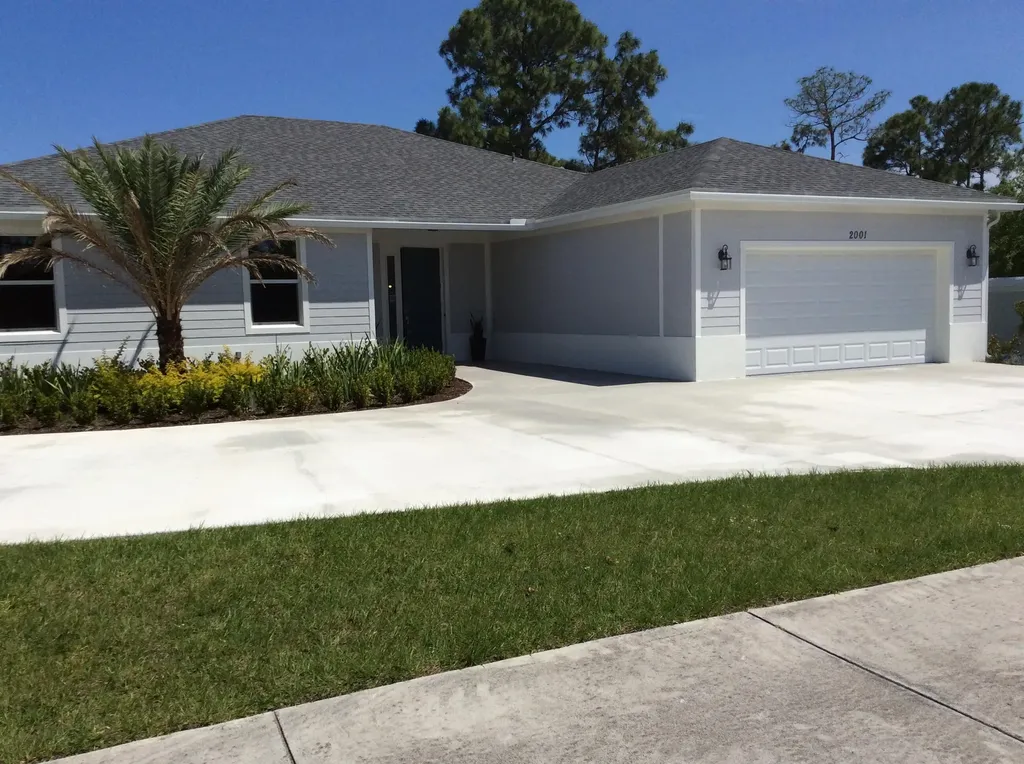 125 SW Starfish Avenue Port St Lucie FL 34984