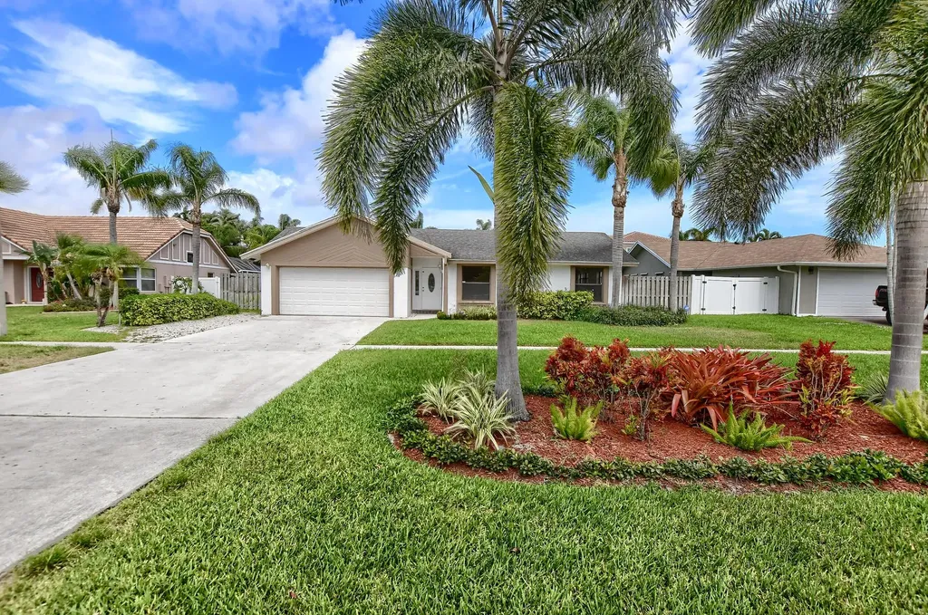 421 S Country Club Boulevard Boca Raton FL 33487