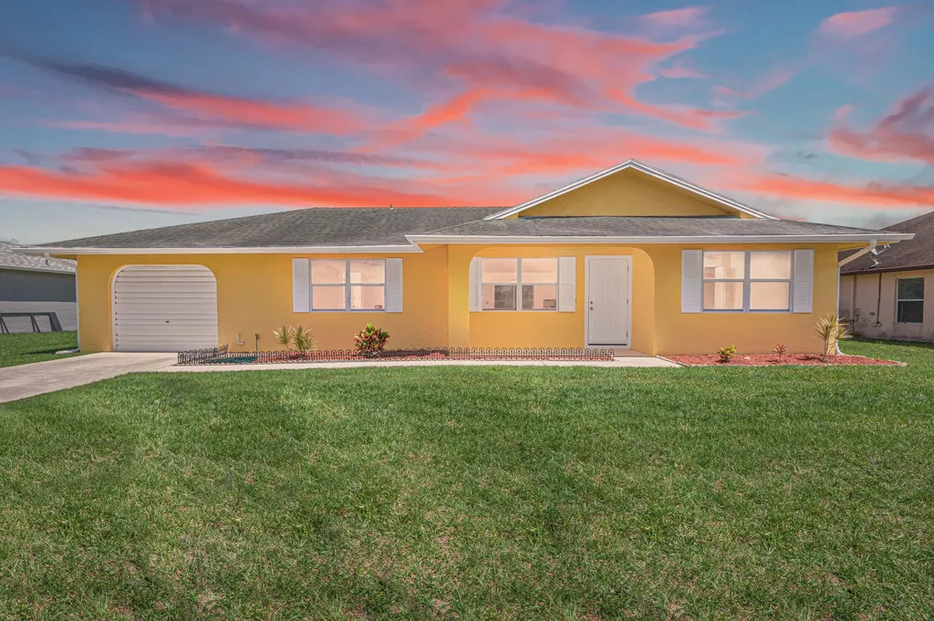 2043 SW Hampshire Lane Port St Lucie FL 34953