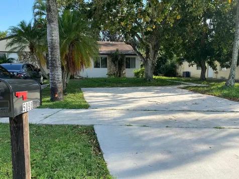 5098 NW 5th Street Delray Beach FL 33445