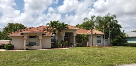 103 Swan Parkway E Royal Palm Beach FL 33411