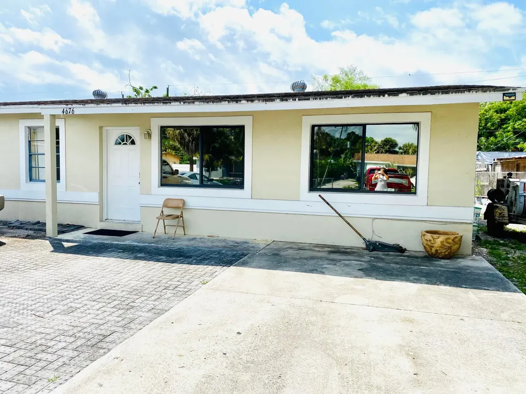 4676 Sutton Terrace S West Palm Beach FL 33415