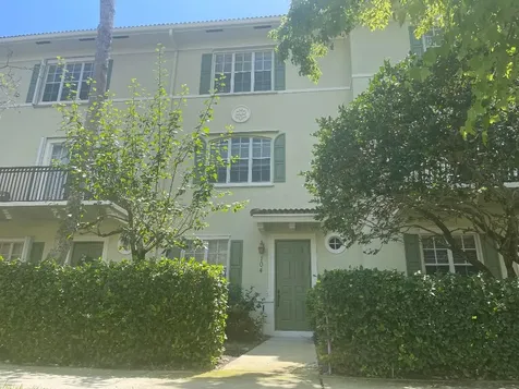 104 E Indian Crossing Circle Jupiter FL 33458