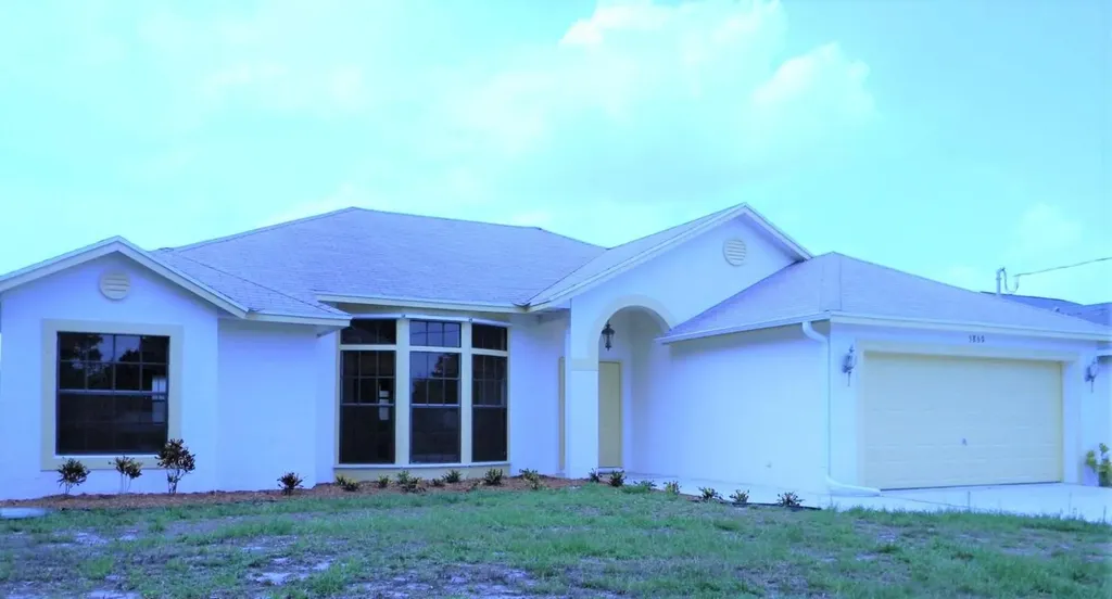 5860 NW Dunmore Avenue Port St Lucie FL 34986