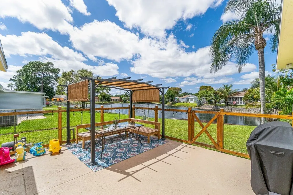 4211 Centurian Circle Greenacres FL 33463