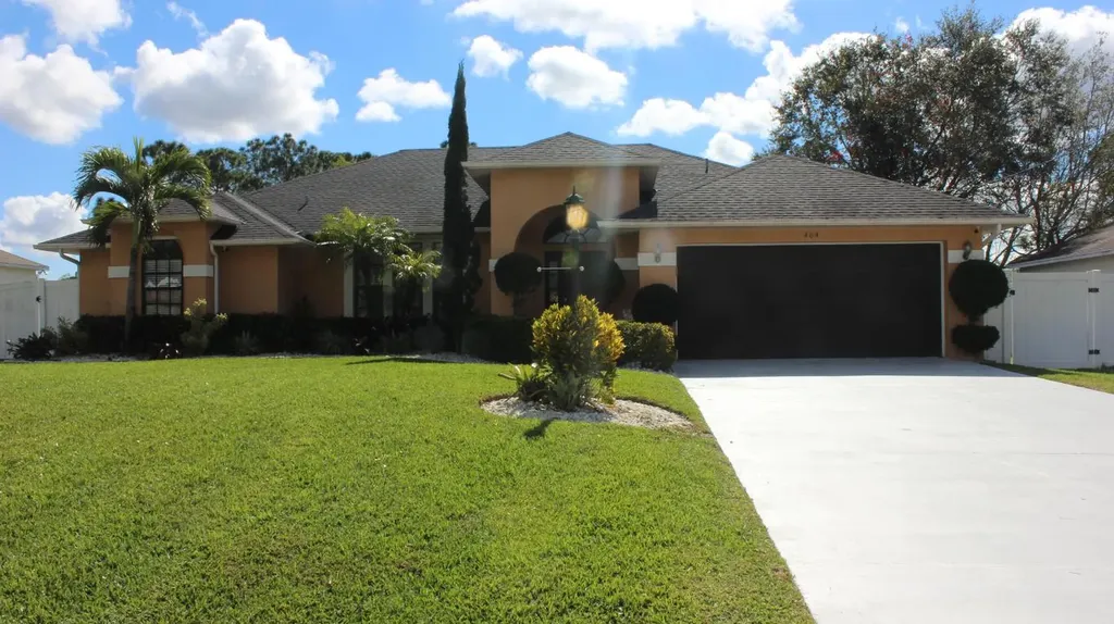 464 SW Saginaw Avenue Port St Lucie FL 34953