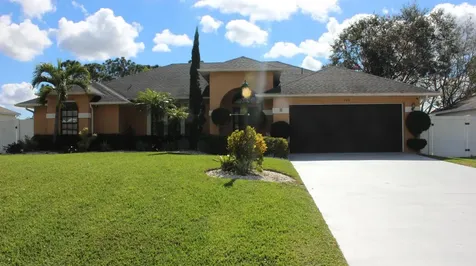 464 SW Saginaw Avenue Port St Lucie FL 34953