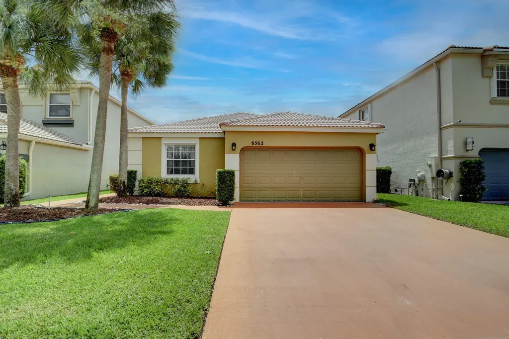 6562 Columbia Avenue Lake Worth FL 33467