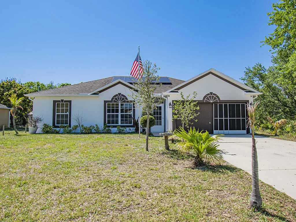 8325 98th Court Vero Beach FL 32967