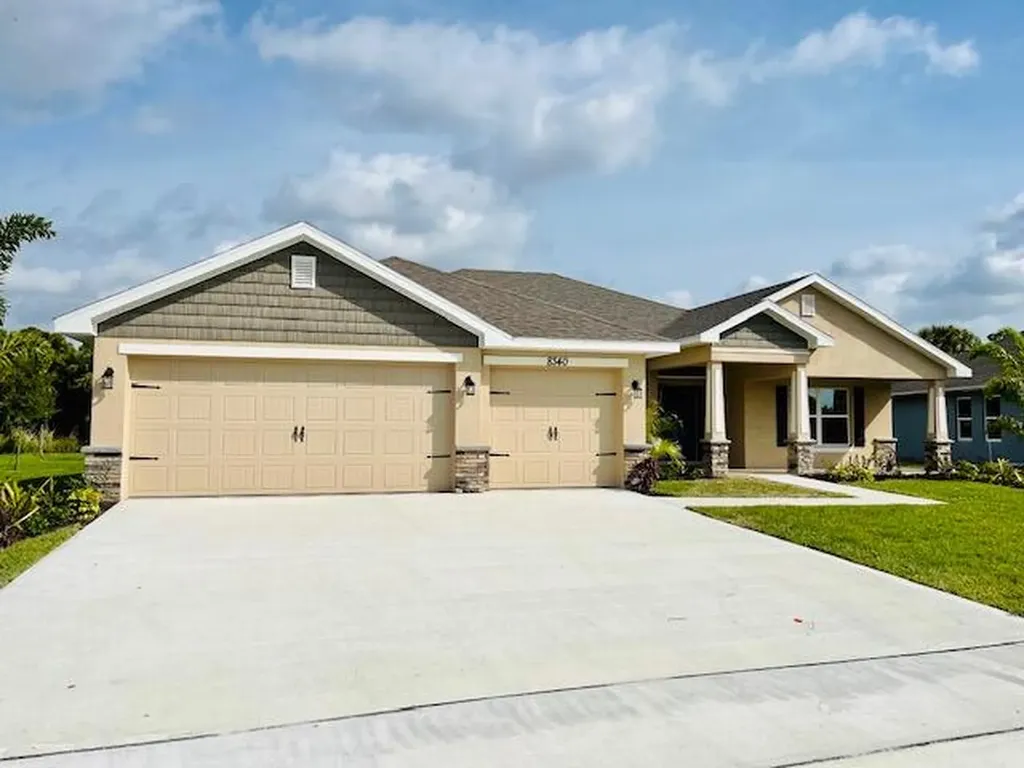 8340 Amalfi Circle Fort Pierce FL 34951